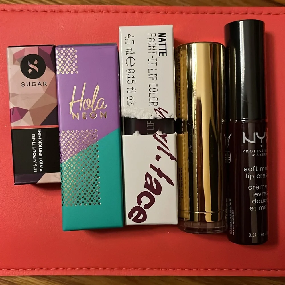 COPY - Curated Makeup Sample Bundle + Glambag!